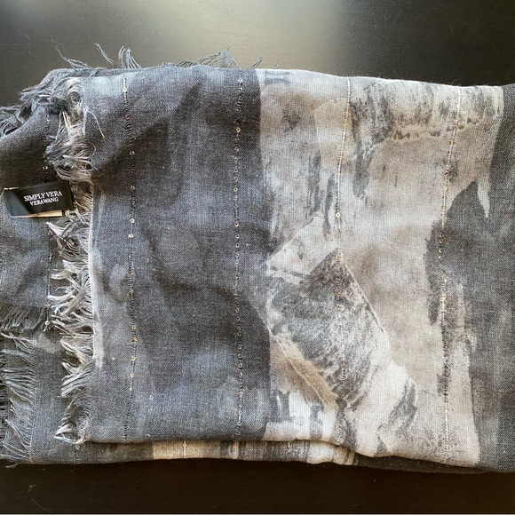 Simply Vera Vera Wang Gray and Black Scarf - Picture 1 of 6